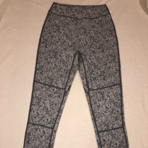 Gymshark grey Fleur Texture size small - Picture 3 of 5